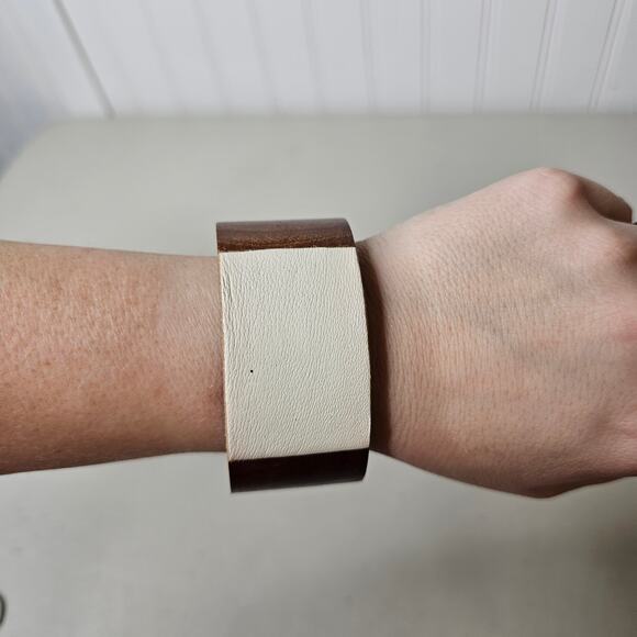 Raven + Lily Neha Wooden Cuff Bracelet Leather Accent Boho Hippie Eggshell 1 - Picture 3 of 9